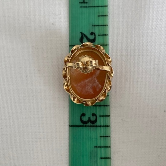 Vintage 14K Gold Hand Carved Shell Cameo Earrings - Picture 4 of 7